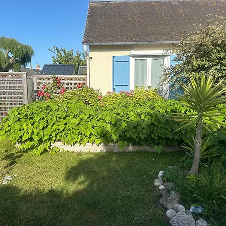 Maison Fleurie Aux Volets Bleus * Port-en-Bessin-Huppain