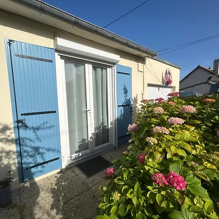 Maison Fleurie Aux Volets Bleus * Port-en-Bessin-Huppain